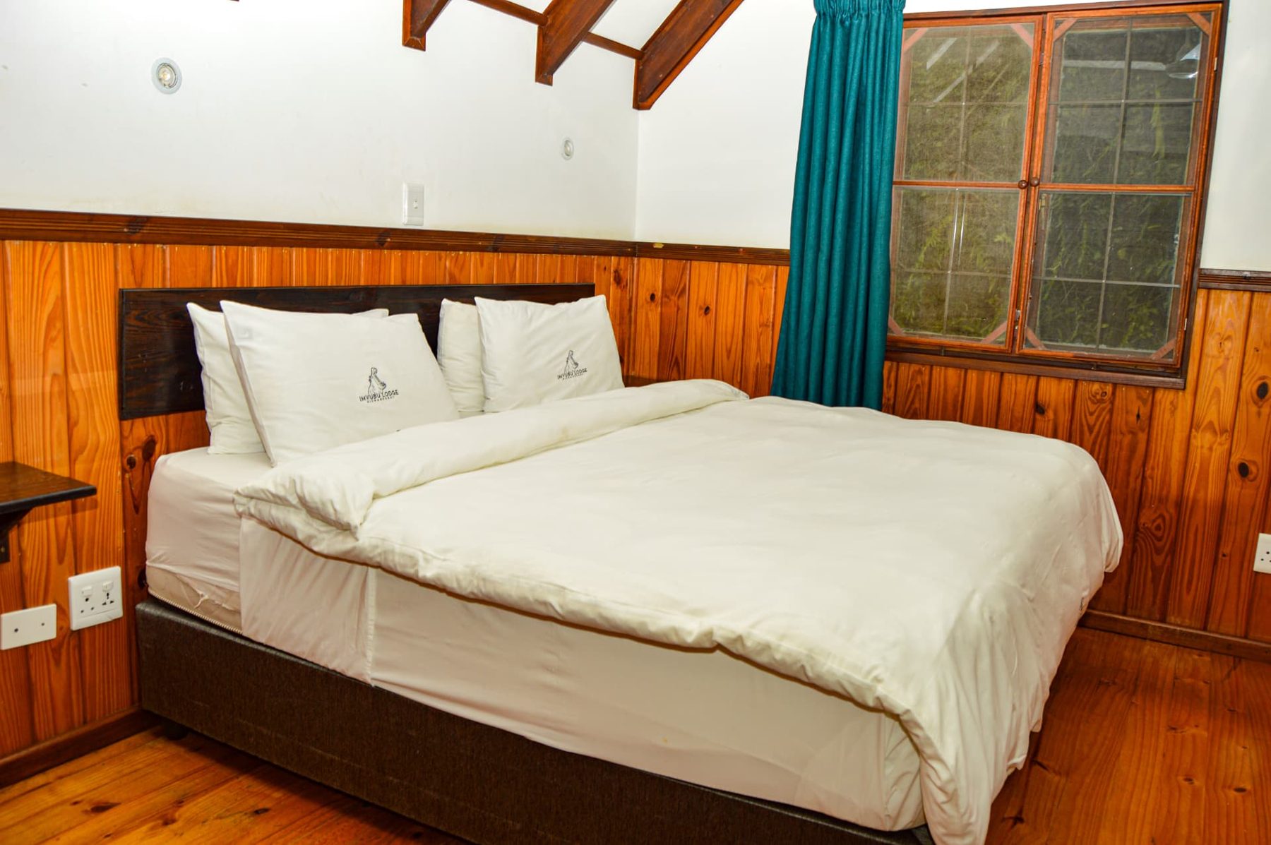 Standard Chalet double bed with lodge linen